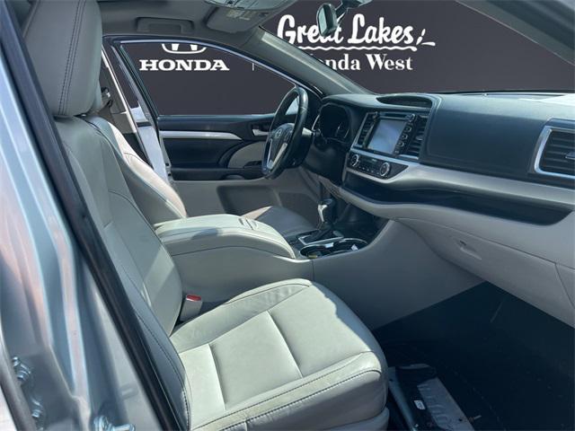 used 2015 Toyota Highlander car, priced at $16,988