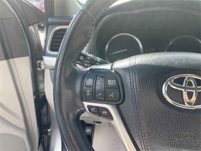 used 2015 Toyota Highlander car, priced at $16,988