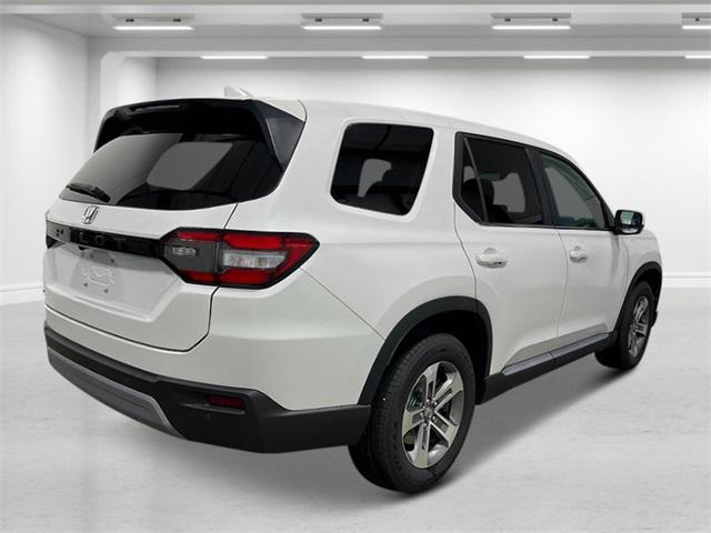 new 2025 Honda Pilot car, priced at $47,505