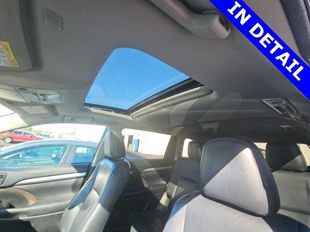 used 2018 Toyota Highlander car, priced at $25,355
