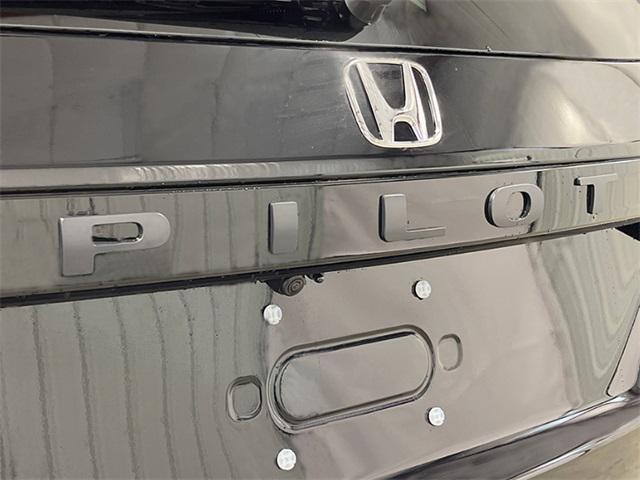 new 2025 Honda Pilot car, priced at $51,375