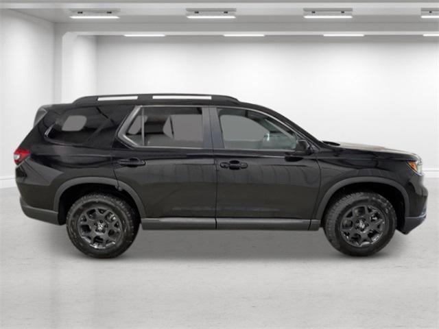 new 2025 Honda Pilot car, priced at $51,375