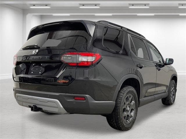 new 2025 Honda Pilot car, priced at $50,850