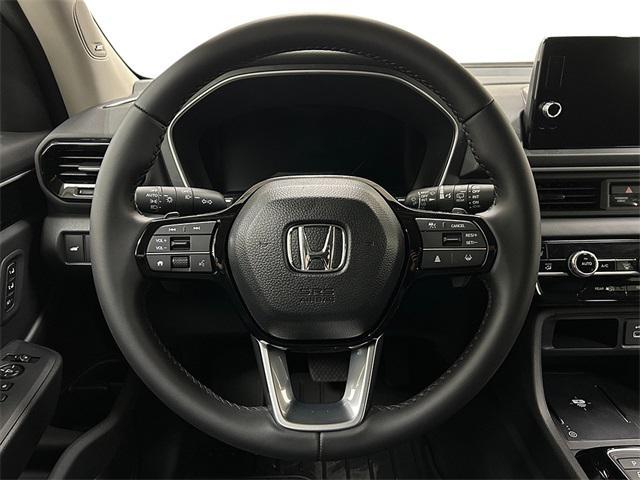 new 2025 Honda Pilot car, priced at $52,950