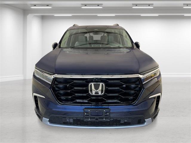 new 2025 Honda Pilot car, priced at $54,530