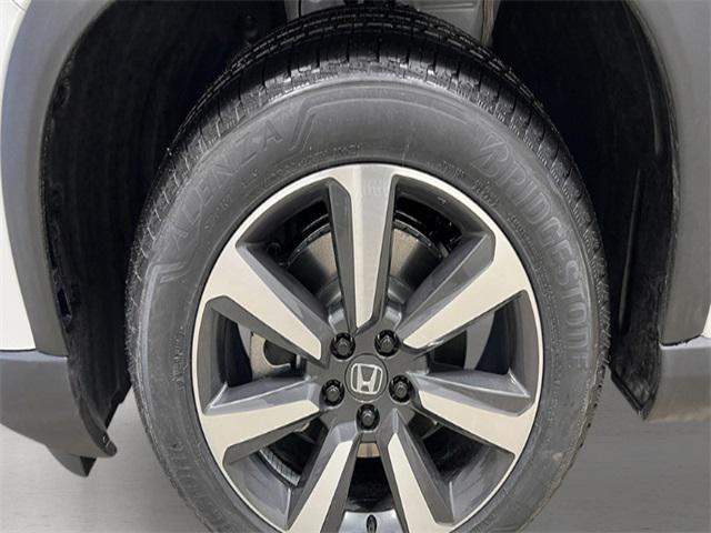 new 2025 Honda Pilot car, priced at $55,715