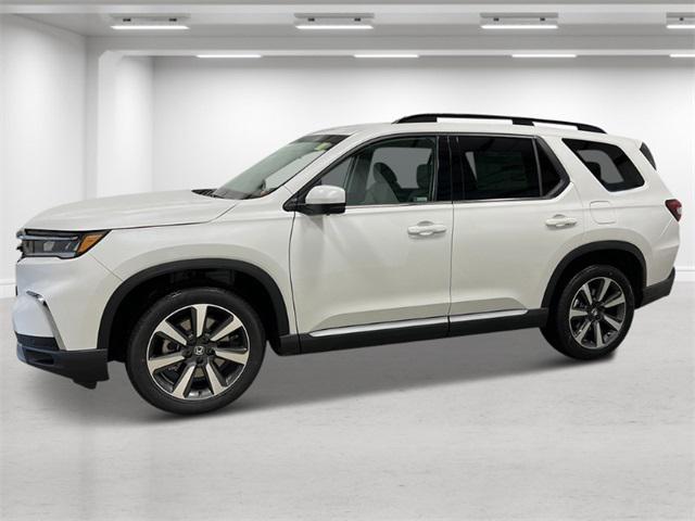 new 2025 Honda Pilot car, priced at $55,715