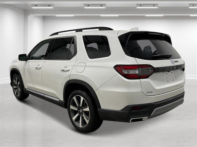 new 2025 Honda Pilot car, priced at $55,715