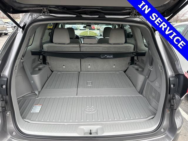 used 2018 Toyota Highlander car, priced at $17,655