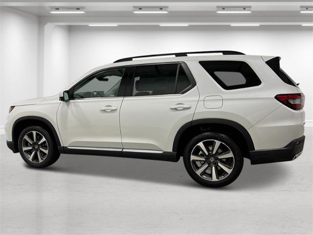 new 2025 Honda Pilot car, priced at $54,985