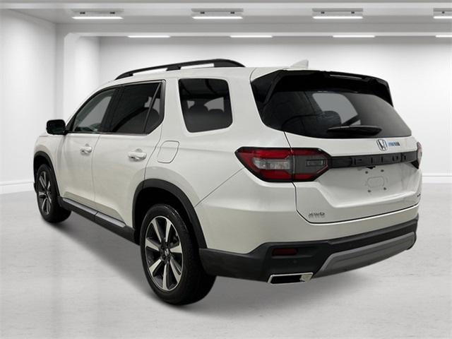 new 2025 Honda Pilot car, priced at $54,985