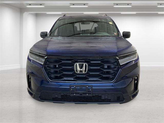 new 2025 Honda Pilot car, priced at $43,795