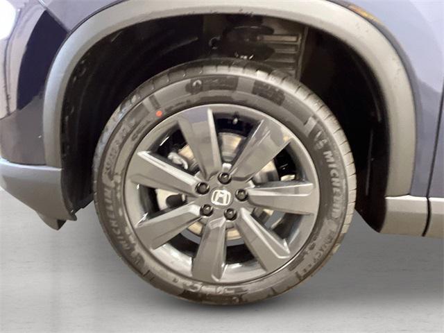 new 2025 Honda Pilot car, priced at $43,795