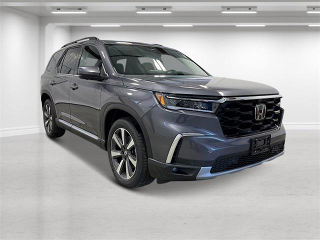 new 2025 Honda Pilot car, priced at $54,475