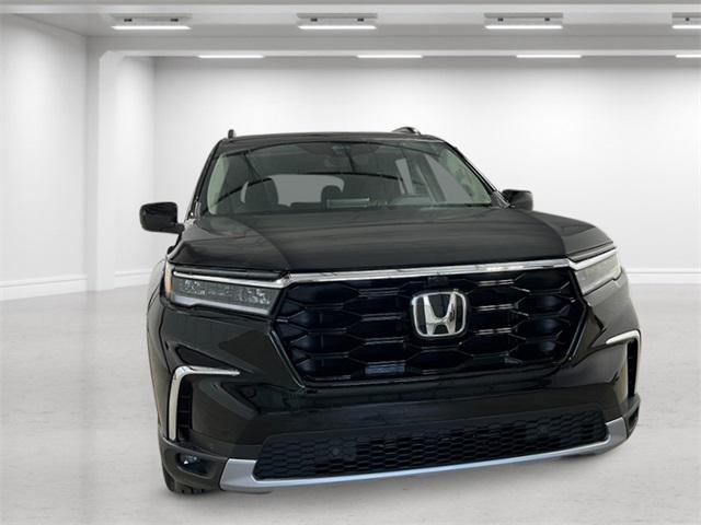 new 2025 Honda Pilot car, priced at $55,260