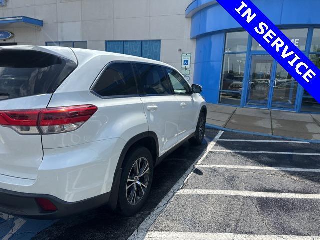 used 2019 Toyota Highlander car, priced at $24,922