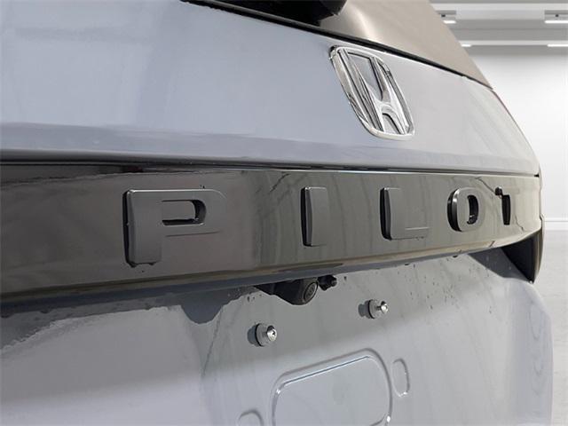 new 2025 Honda Pilot car, priced at $44,150