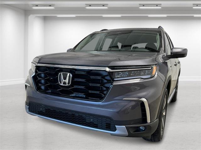 new 2025 Honda Pilot car, priced at $50,995