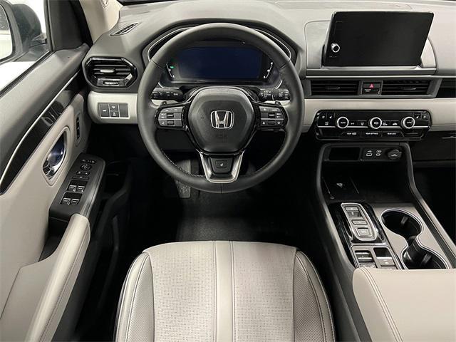 new 2025 Honda Pilot car, priced at $55,260