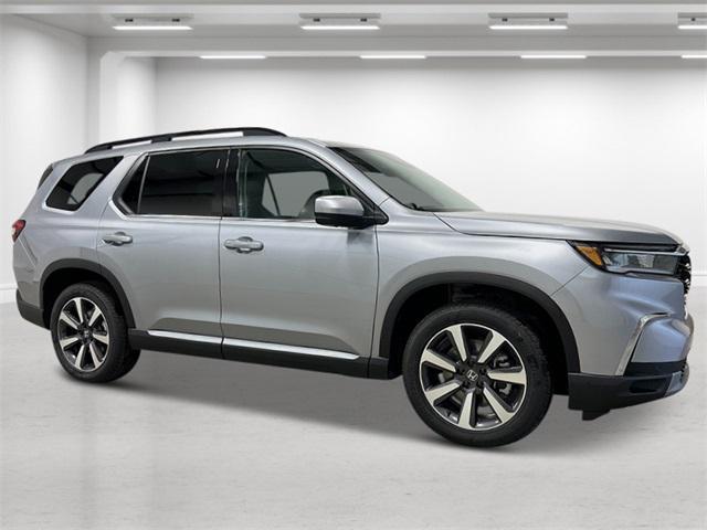 new 2025 Honda Pilot car, priced at $55,260