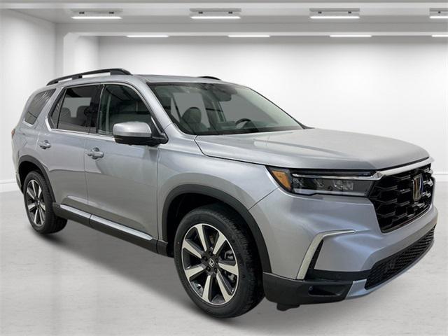 new 2025 Honda Pilot car, priced at $55,260
