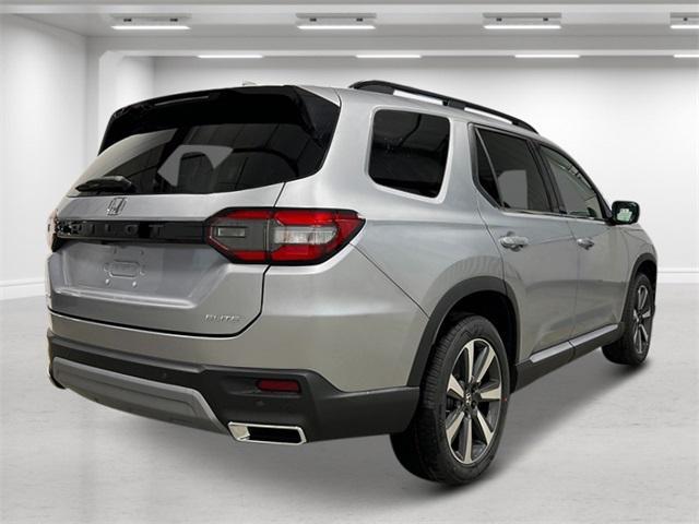 new 2025 Honda Pilot car, priced at $55,260