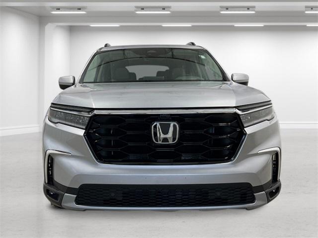 new 2025 Honda Pilot car, priced at $55,260