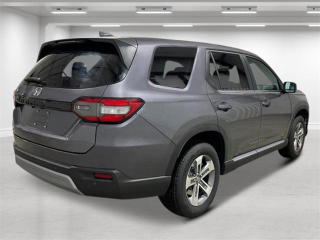 new 2025 Honda Pilot car, priced at $47,050