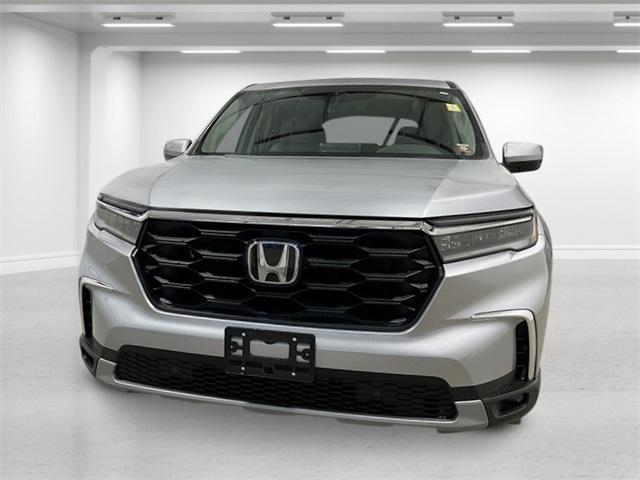 new 2025 Honda Pilot car, priced at $46,995