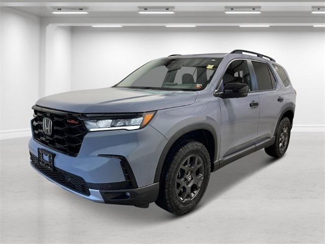 new 2025 Honda Pilot car, priced at $51,305
