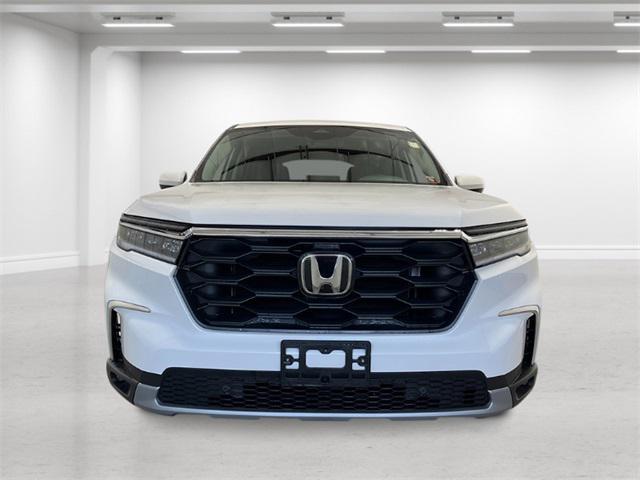 new 2025 Honda Pilot car, priced at $47,450