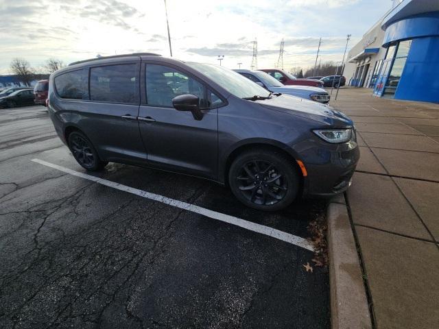 used 2022 Chrysler Pacifica car, priced at $32,855