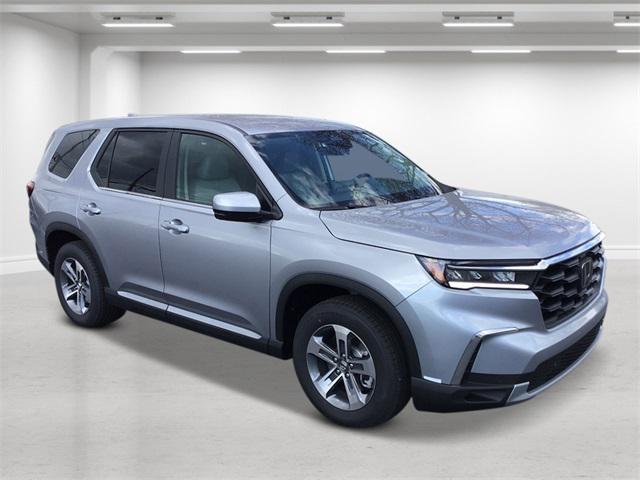 new 2025 Honda Pilot car, priced at $47,800