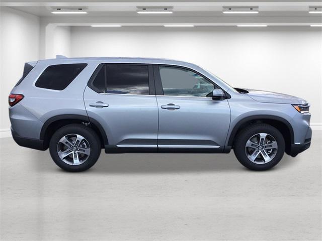 new 2025 Honda Pilot car, priced at $47,800