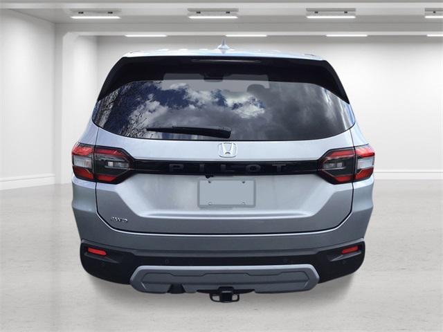 new 2025 Honda Pilot car, priced at $47,800