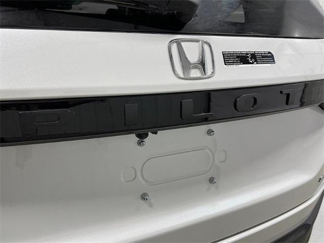new 2025 Honda Pilot car, priced at $54,985