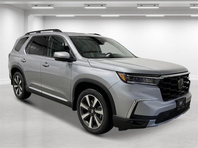 new 2025 Honda Pilot car, priced at $51,095