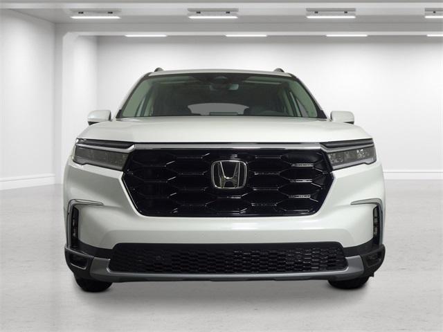 new 2025 Honda Pilot car, priced at $52,235