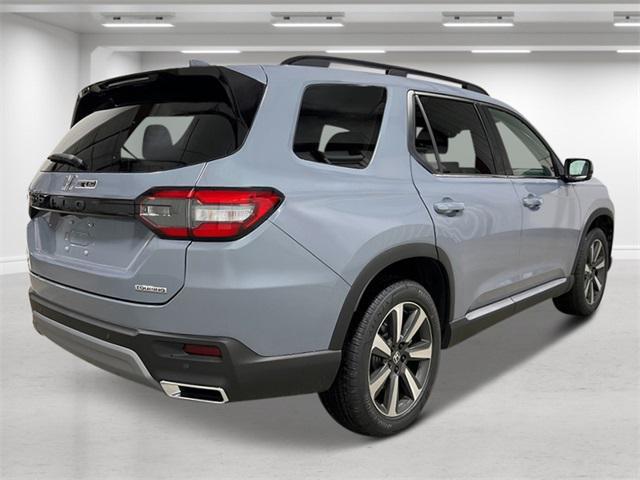 new 2025 Honda Pilot car, priced at $52,235