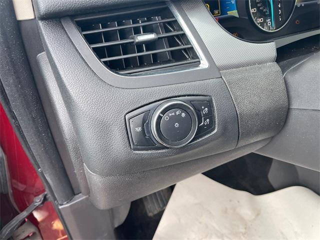 used 2013 Ford Edge car, priced at $5,555