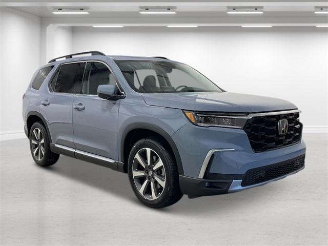 new 2025 Honda Pilot car, priced at $54,985