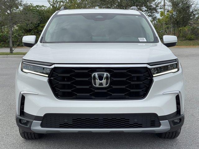 new 2025 Honda Pilot car, priced at $50,040