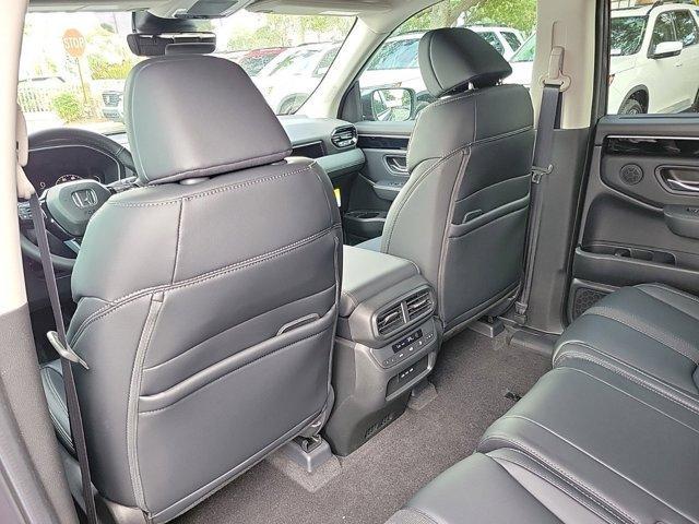 new 2025 Honda Pilot car, priced at $47,550