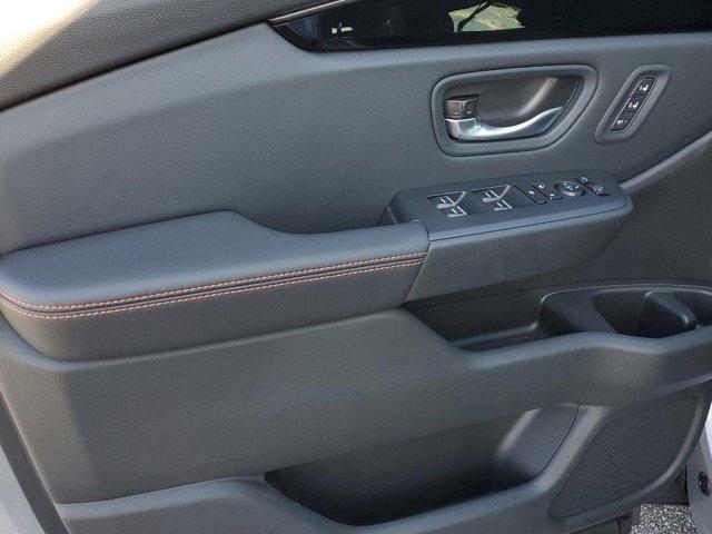new 2025 Honda Pilot car, priced at $51,350