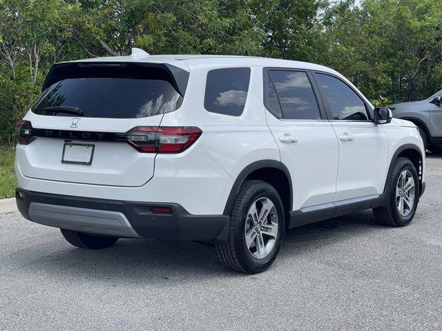 new 2025 Honda Pilot car, priced at $45,780