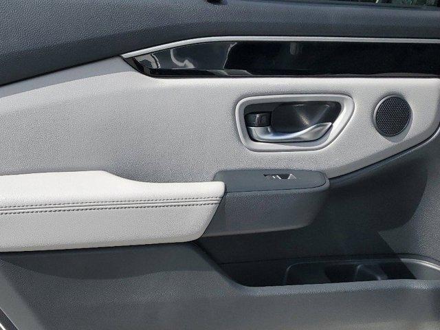 new 2025 Honda Pilot car, priced at $51,505