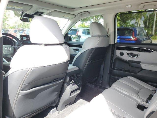 new 2025 Honda Pilot car, priced at $51,505