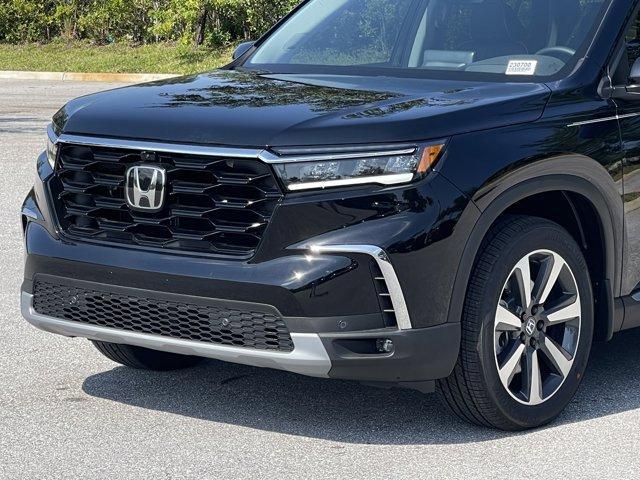 new 2025 Honda Pilot car, priced at $54,175