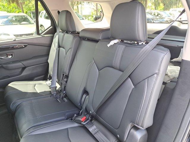 new 2025 Honda Pilot car, priced at $45,725