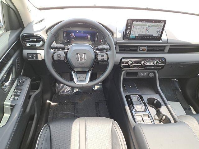 new 2025 Honda Pilot car, priced at $54,985